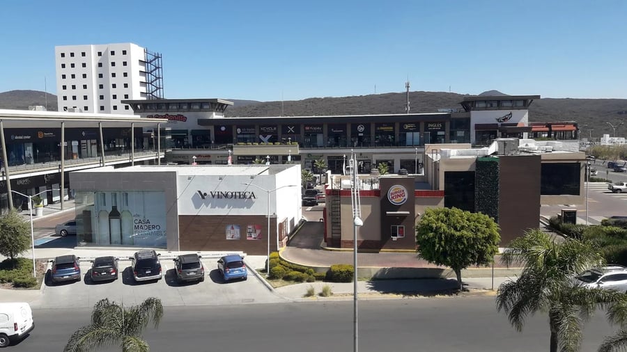Plaza Las Palmas - Gallery Photo 11