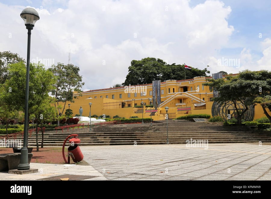 Plaza América - Gallery Photo 7