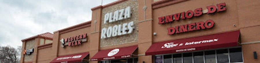 Plaza Los Robles - Gallery Photo 5
