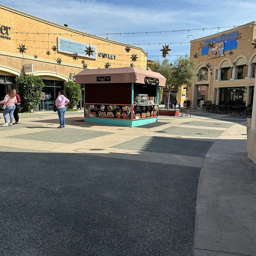 Las Americas Premium Outlets - Gallery Photo 12