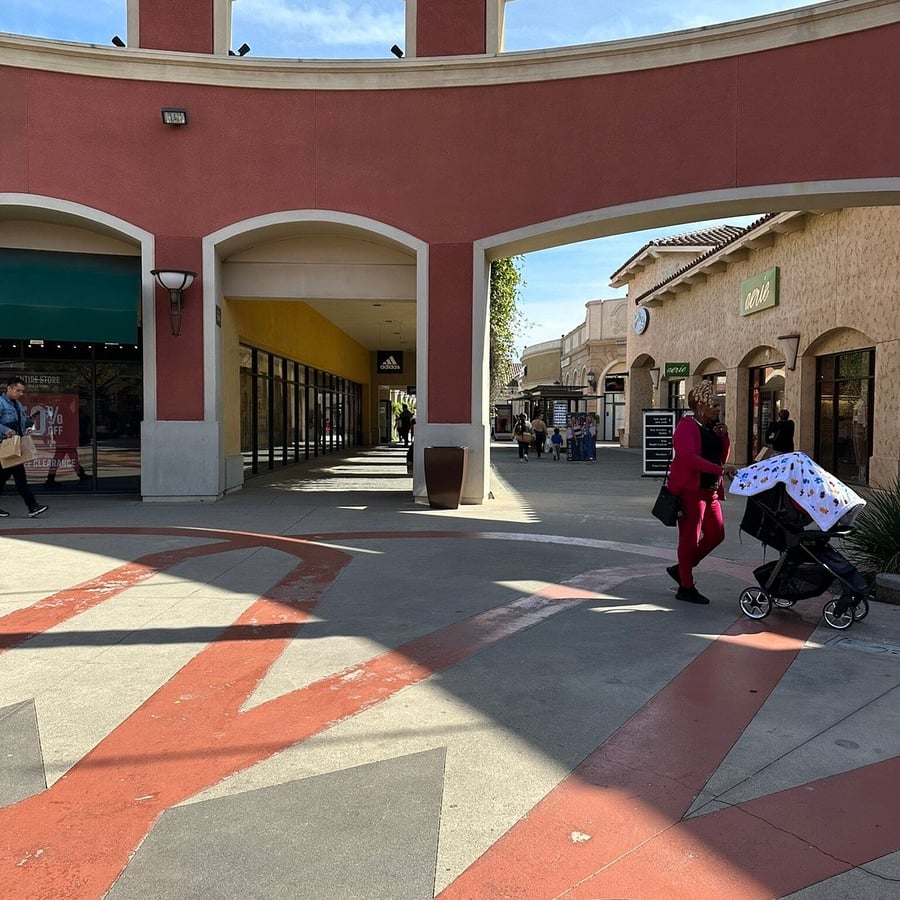 Las Americas Premium Outlets - Gallery Photo 13