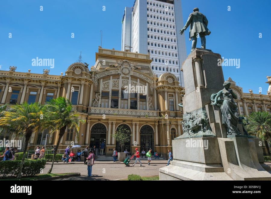 Plaza Santa Ana - Gallery Photo 6