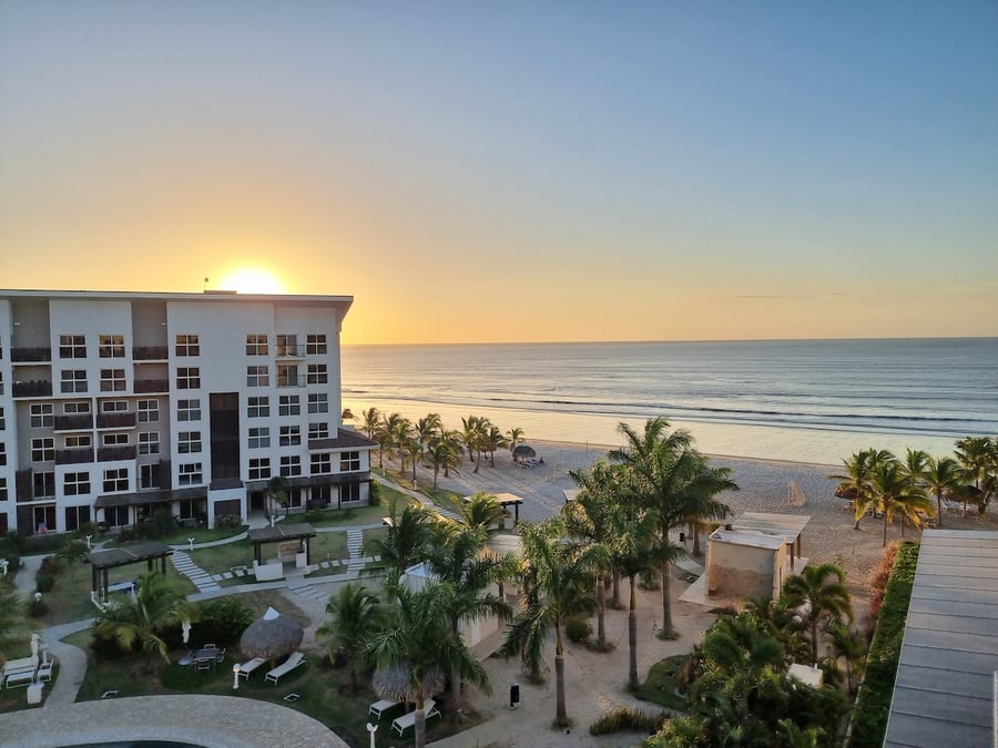 Las Mareas Shopping - Gallery Photo 7