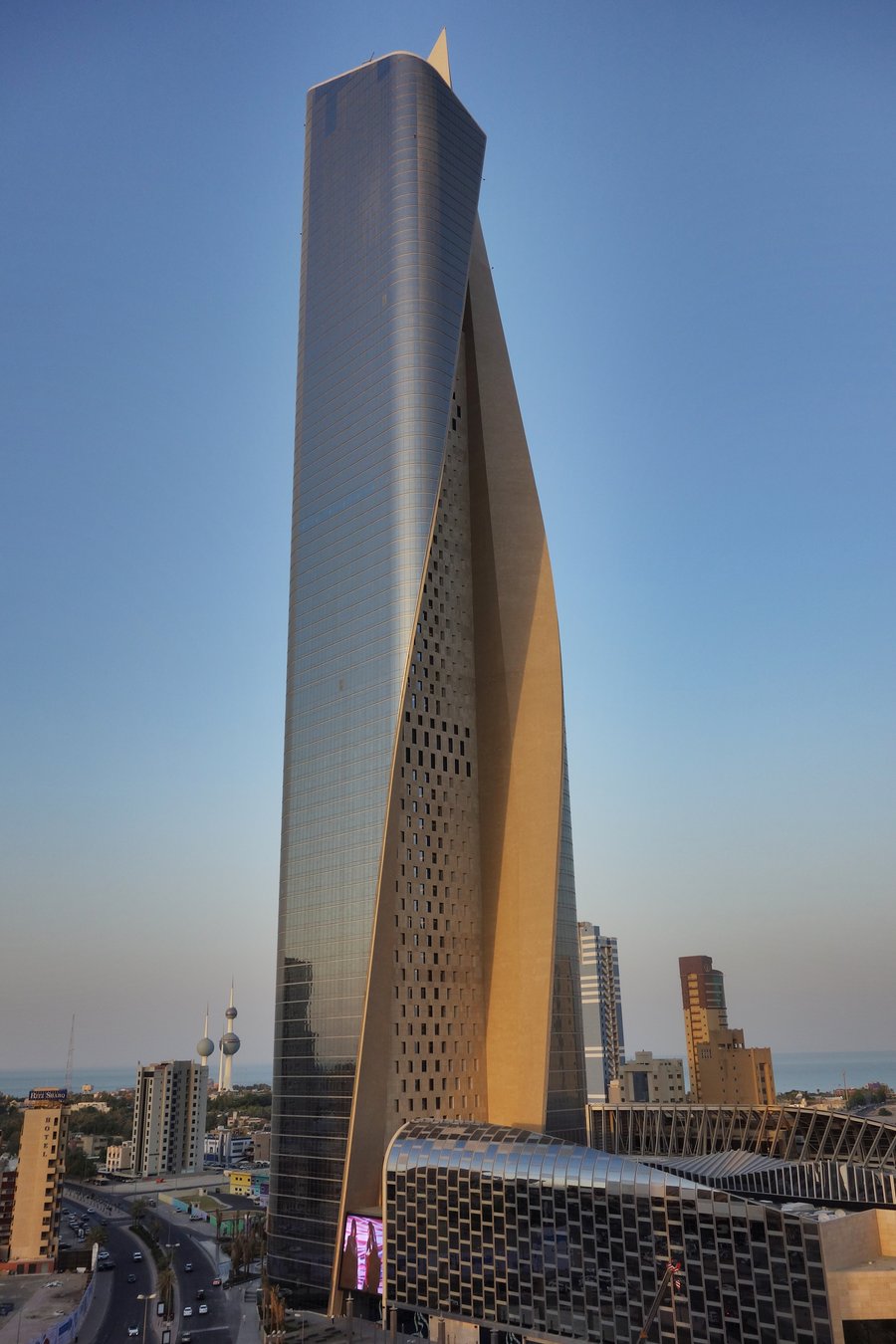 Al Hamra Tower - Gallery Photo 1