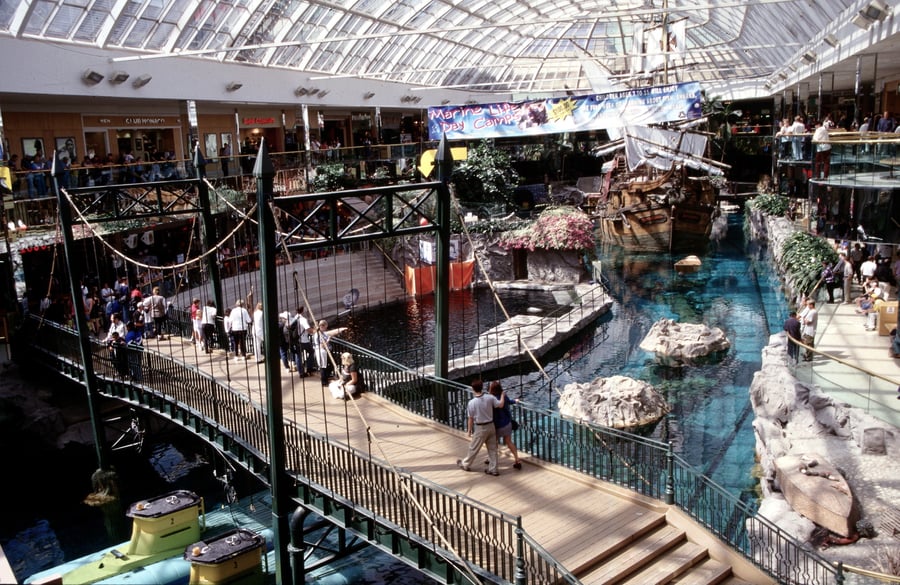 West Edmonton Mall - Gallery Photo 98
