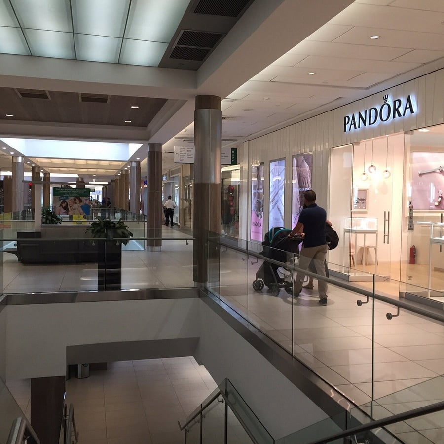 San Patricio Plaza - Gallery Photo 5