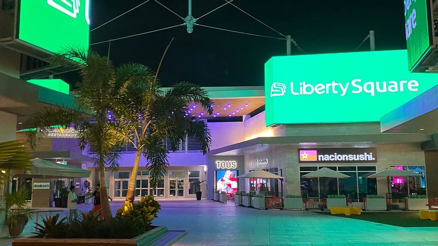 La Plaza Mall - Gallery Photo 3