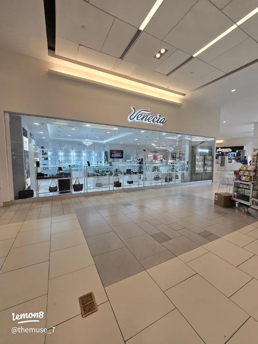Centro Comercial Plaza Del Recreo - Gallery Photo 4