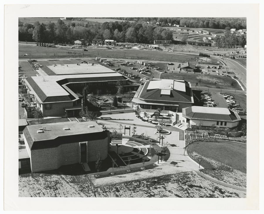 Snowden Square - Gallery Photo 6