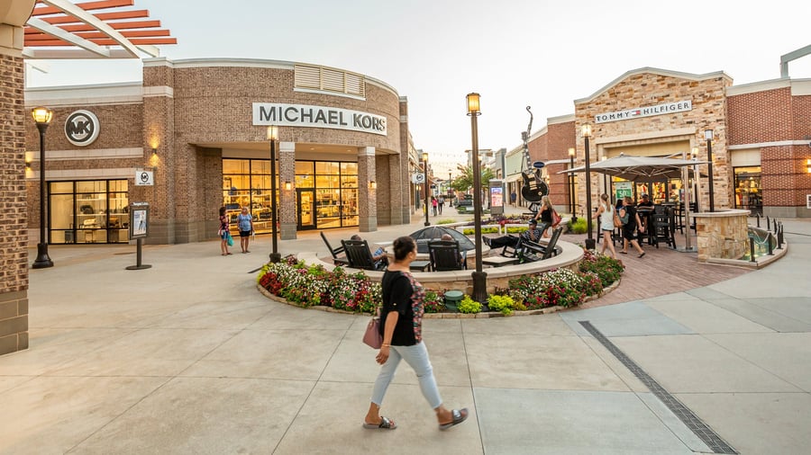 Cross Rhodes Shopping Center - Gallery Photo 5