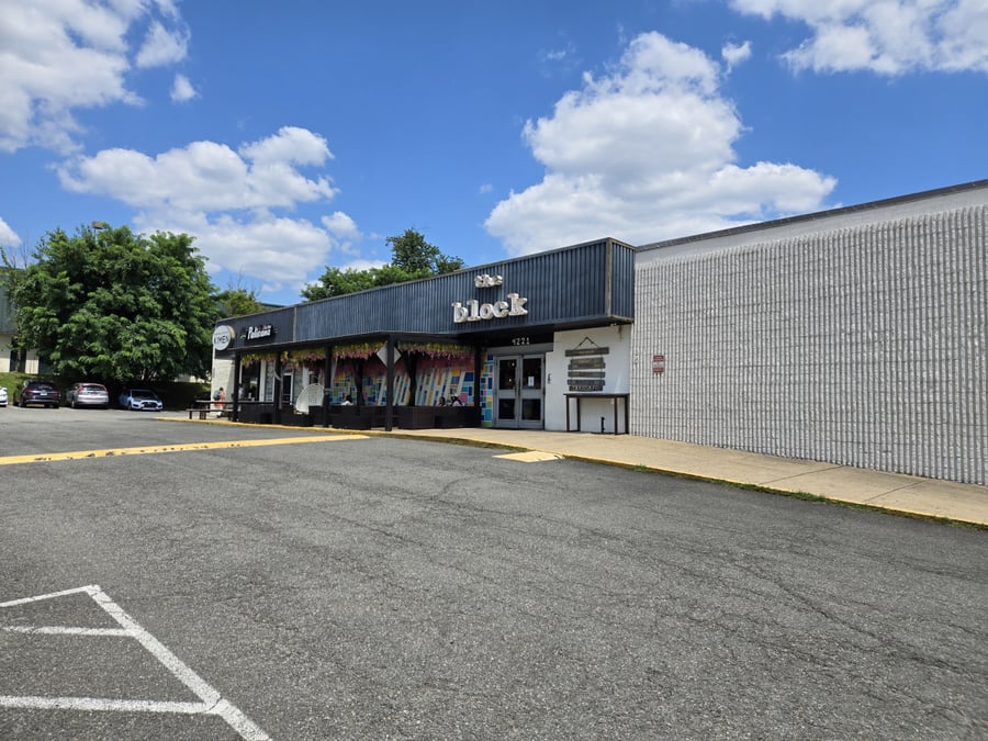 Annandale Shopping Center - Gallery Photo 3