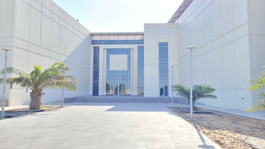 Al Dhannah Mall - Gallery Photo 11