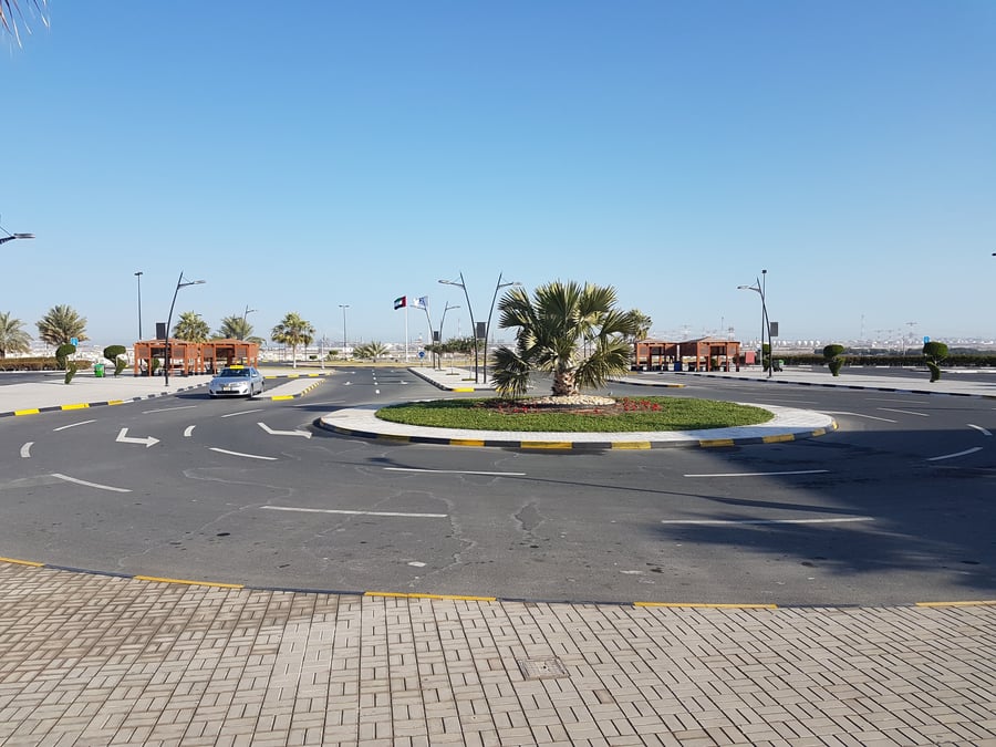 Al Dhannah Mall - Gallery Photo 13